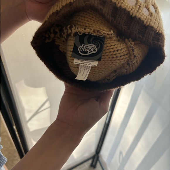 Cute Reindeer Knitted Beanie - Picture 5 of 6